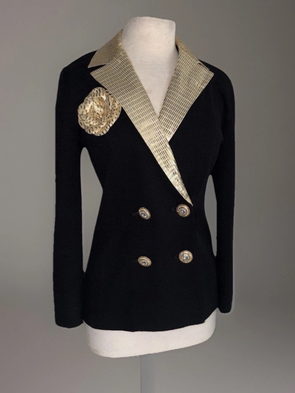Vtg St.John Marie Gray Knit Blazer • Black w/Gold Removable Collar & Flower - 6